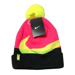 NEW Nike Girl‘s Swoosh Logo PomPom Knit Beanie